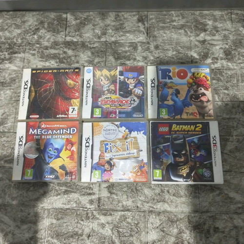 Nintendo DS empty cases like new without games