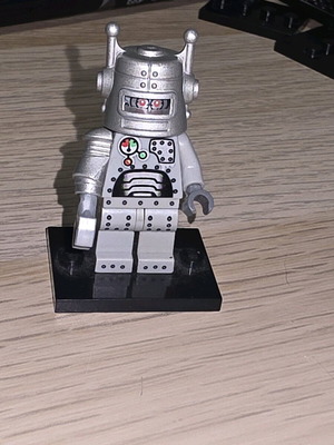 Lego CMF minifigure Series 1 Robot used