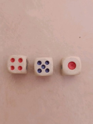 Mini dice like new, set of 3 pieces
