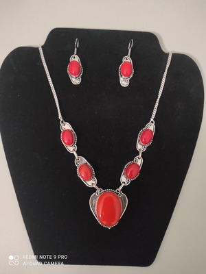 Handmade coral stone necklace and earrings set, new, 45 cm chain