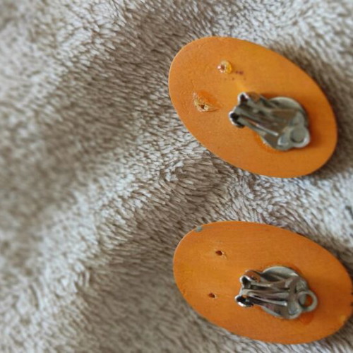 Wooden necklace and earrings used, multicolor orange
