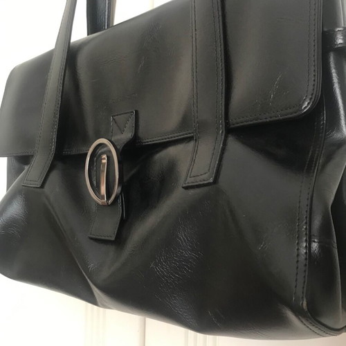 Leather women's shoulder bag new, black, spacious for professional use
