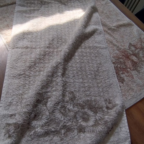 Towel set like new, body and face