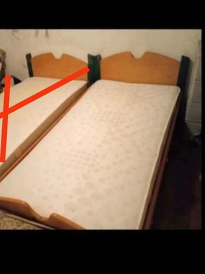 Κρεβάτι μονό προς ημίδιπλο μεταχειρισμένο με στρώμα ξύλινο