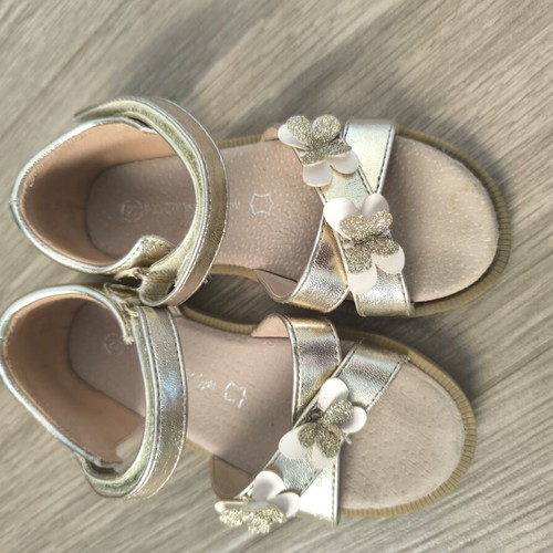 Gold sandals for girls, size 27
