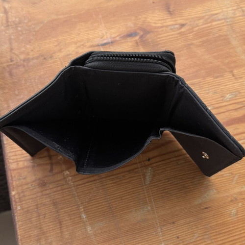 Primark Black Quilted Wallet like new with card and coin compartments