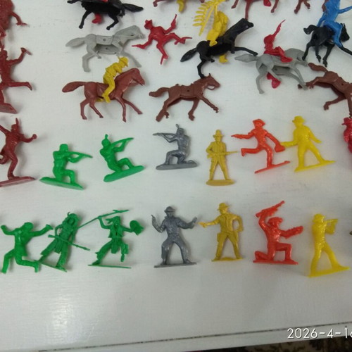 Military toy collection like new with cowboys, Indians and horses