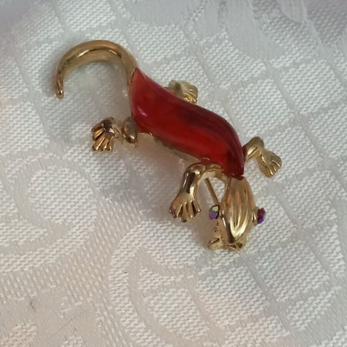 Lizard brooch faux metal like new