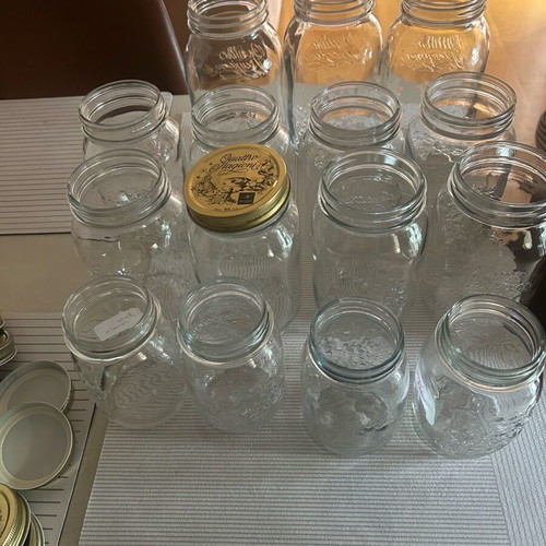 Glass food storage bottles like new, pack of 15