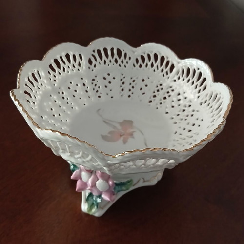 Debelly Fine Porselain Decorative Porcelain Bowl like new