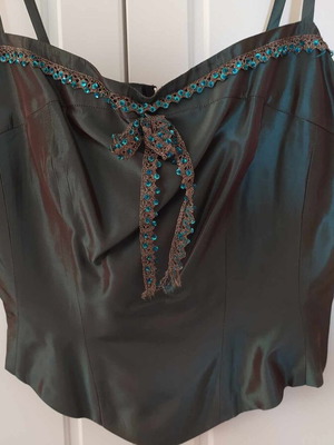 Maxin top used, size large