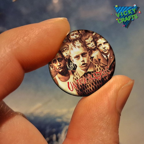 KORN set of 14 pins 2.5cm and Follow the Leader poster new