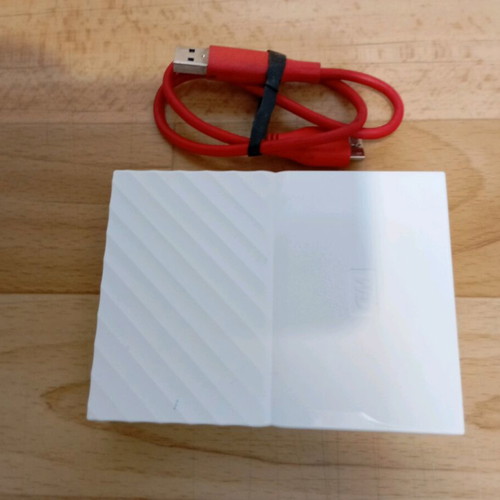 Mobile data travel hard drive 2.5" like new, 3 TB