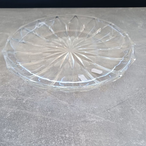 Round serving platter used, 31 cm diameter