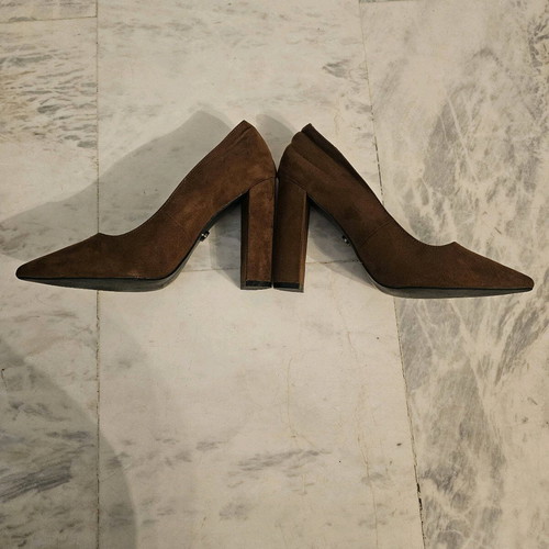 Fullah Sugah Suede Camel Brown Pumps No. 40 Used