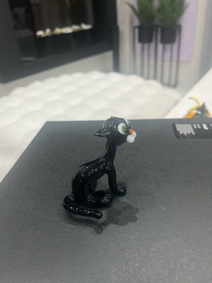Glass cat miniature like new, handmade with details