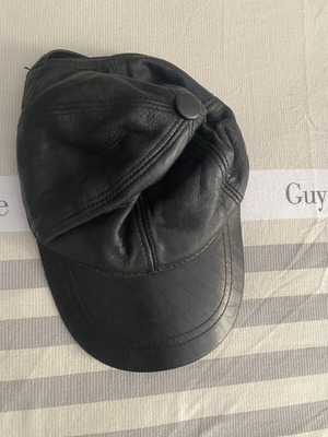 Leather hat like new, black, one size