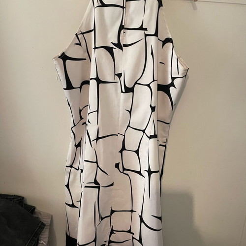 Lavand dress size L like new, black and white