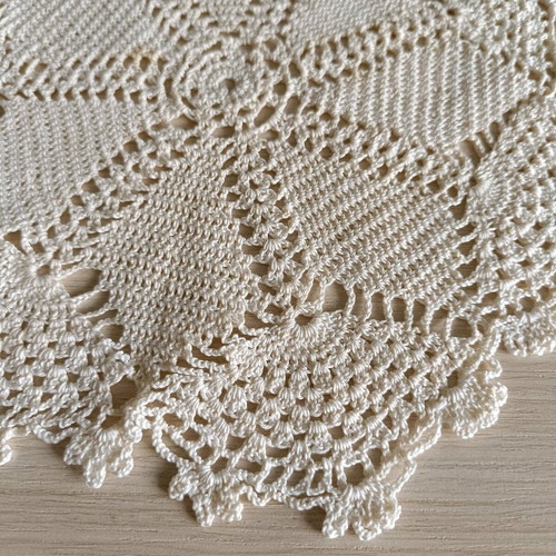 Round beige doilies, 2 pieces, 24 cm, handmade, like new