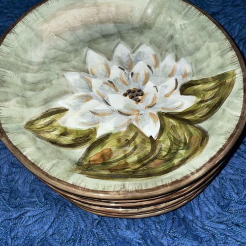 Tabletops Gallery ceramic set of 7 hand-painted plates like new
