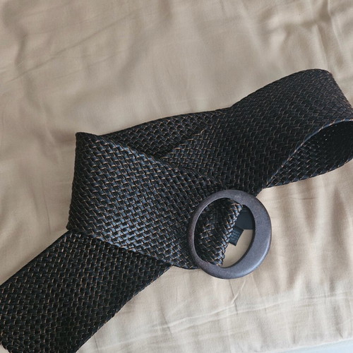 Zara wide belt dark brown like new with wooden buckle