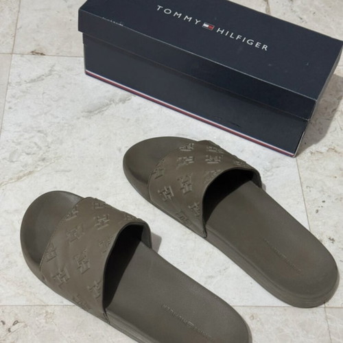Tommy Hilfiger slides used, size 45, green