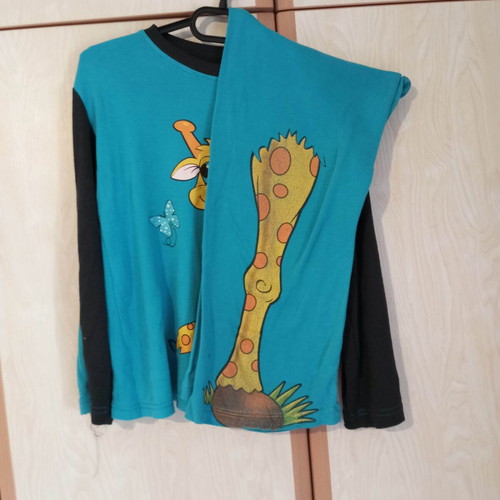 Girls' pajamas used, black and blue