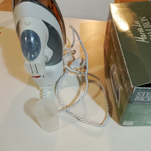 Maria Loi steam iron used, 2200W with self cleaning system