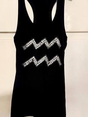 Top with decorative stones Aquarius symbol like new, one size, black