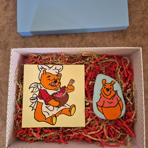 Winnie the Pooh giftbox with painted card and stone
