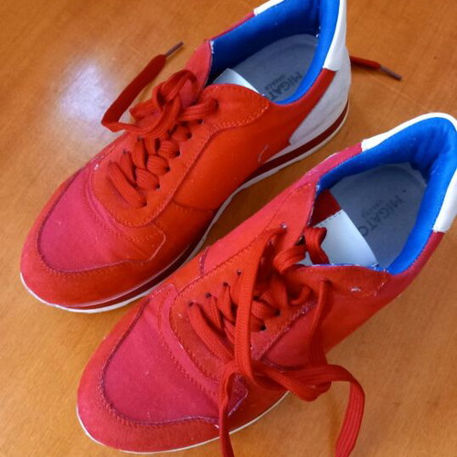 Starakia new, blue size 40 and red in good condition size 37