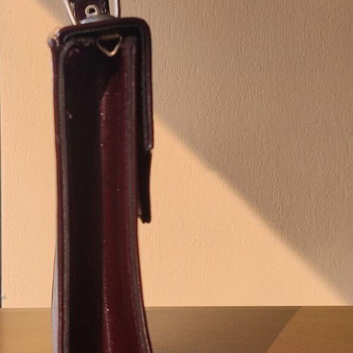 Vintage Italian burgundy patent leather handbag 70s-80s used