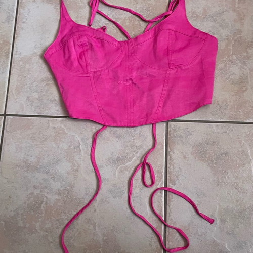 Fuchsia top used Bershka size M with defect