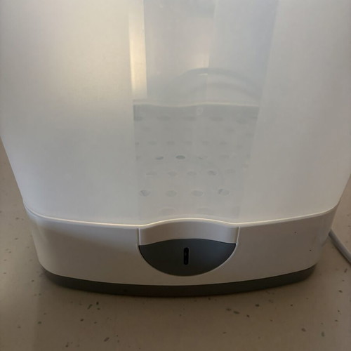 Chicco electric baby bottle sterilizer with 6 slots