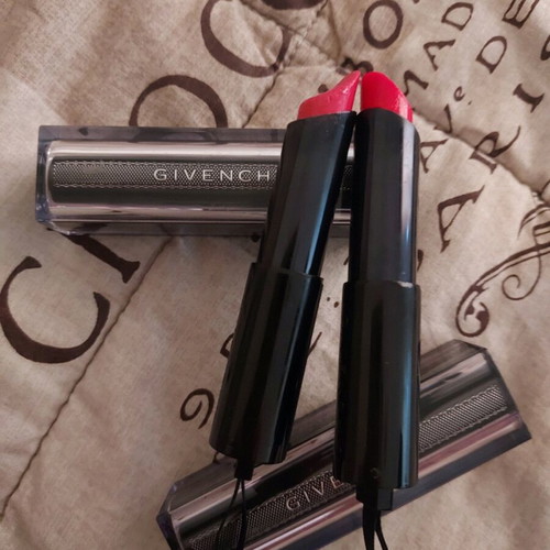 Givenchy κραγιόν 2 κοκκινο και ροδακινη σαν καινούργιο