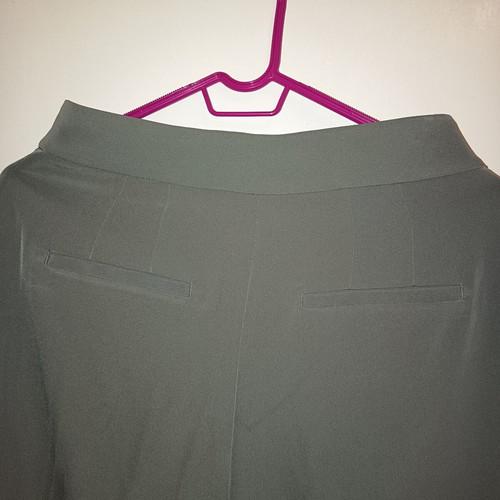 H&M women's pants like new, dark olive, size medium