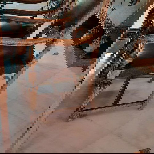 Βασιλική τραπεζαρία μεταχειρισμένη 11 κομματιών με μοναστηριακό τραπέζι και σκαλιστούς μπουφέδες