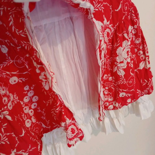 Summer skirt modern like new, white and red, size L
