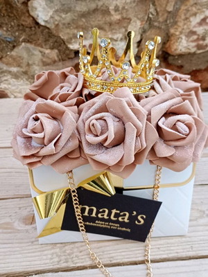 Elegant Gift Box new with roses and gold crown