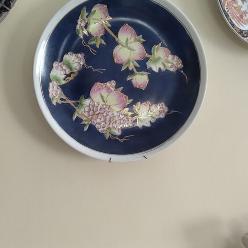 Satsuma porcelain decorative plate, cobalt blue with gold floral details