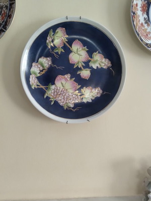 Satsuma porcelain decorative plate, cobalt blue with gold floral details