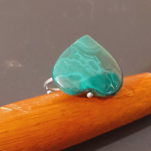 925 Silver Ring with Heart-Shaped Malachite, New