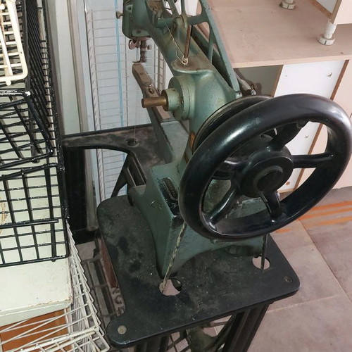 Μηχανή Singer 29K71 μεταχειρισμένη