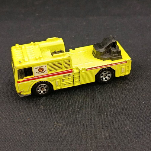 Matchbox Mattel fire engine toy car MB698 2006 used