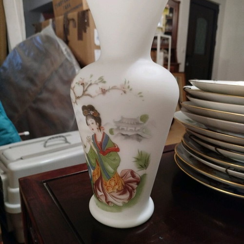 Chinese style vase matte glass like new