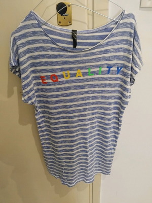 Striped navy t-shirt like new, size M 38 10, white and blue