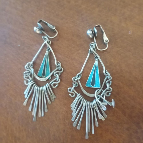 Clip-on dangling earrings like new