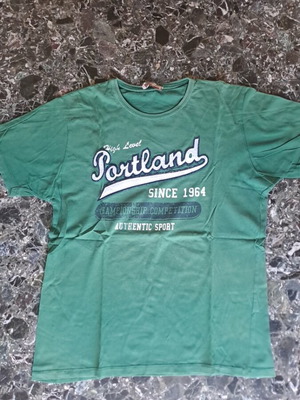 Short-sleeve shirt green, like new, size M
