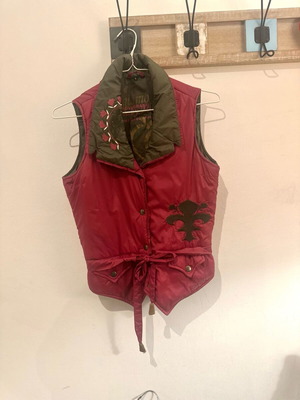 Waterproof vest like new, red and pink