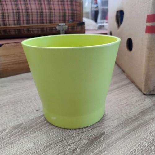 Ceramic planter like new, light green, diameter 14.5 cm